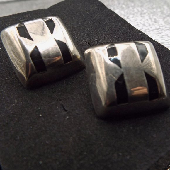 MEXICO TAXCO STERLING SILVER 3-D BOX FILLED WITH JET GEMSTONE CLIP EARRINGS 18 - Picture 2 of 4